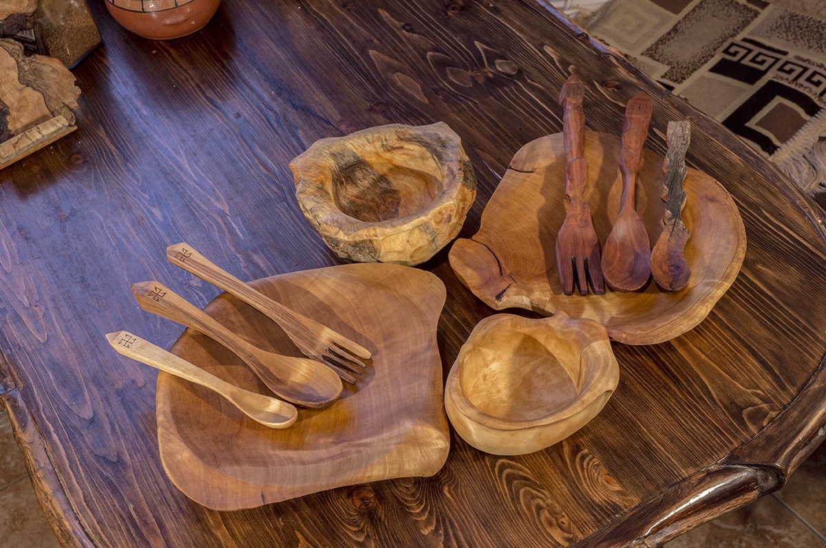 Деревянная посуда для кухни в классическом стиле