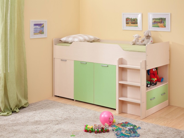 Кровать чердак для ребенка и родителей